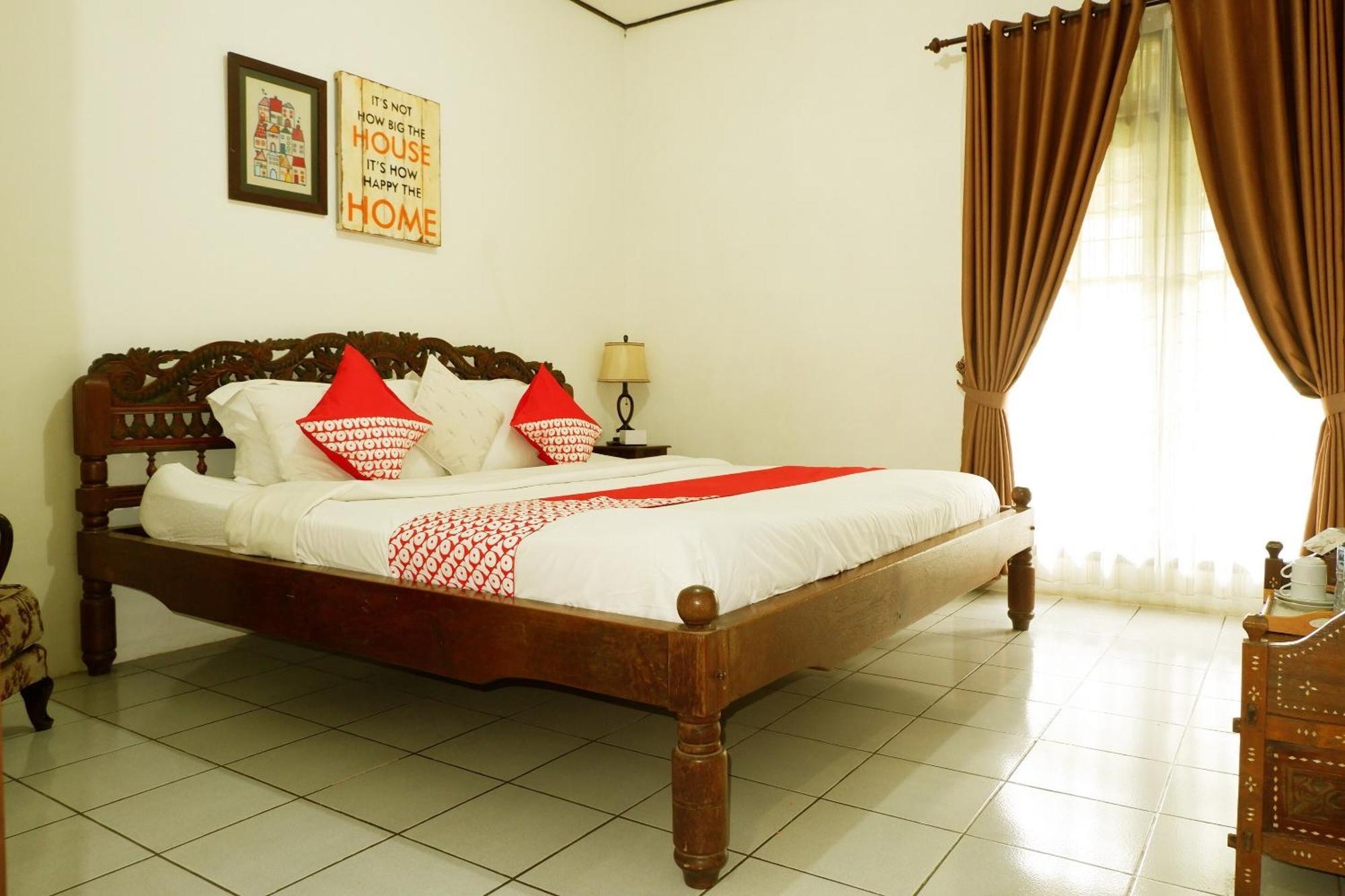 OYO 604 Cemara's Homestay Batu (East Java) Exterior foto