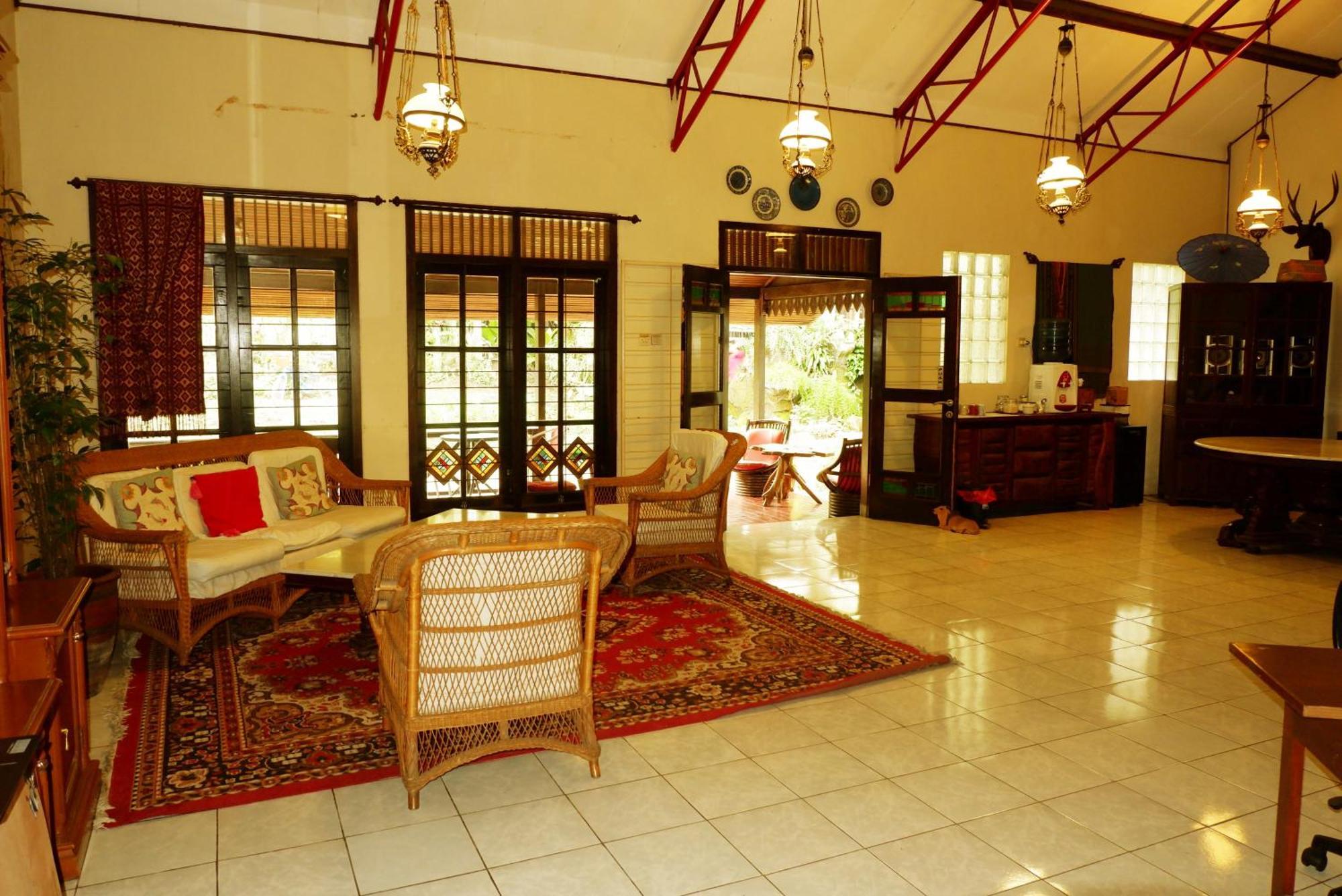 OYO 604 Cemara's Homestay Batu (East Java) Exterior foto