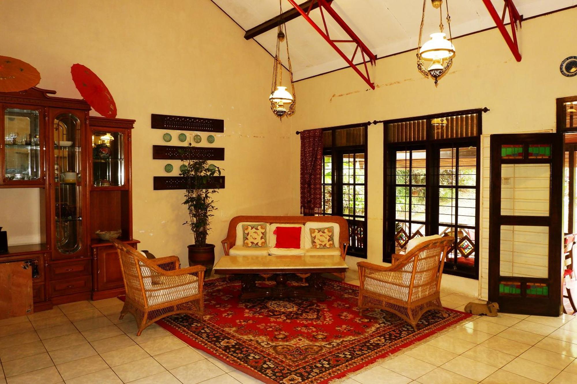 OYO 604 Cemara's Homestay Batu (East Java) Exterior foto